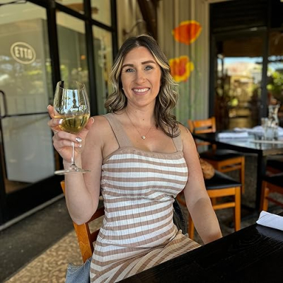 Bailey Hoskins Profile