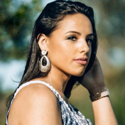 Fifth_wheel_living Profile