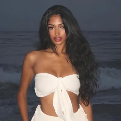 Kaaviya Sambasivam | kaavikiwi