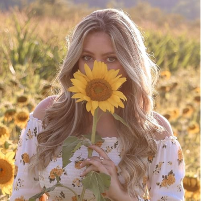 Sightseeing Señorita Profile