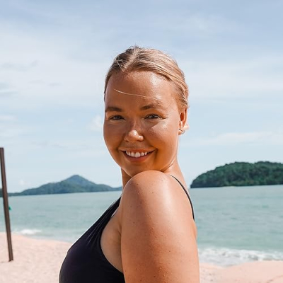 josie lifts things Profile