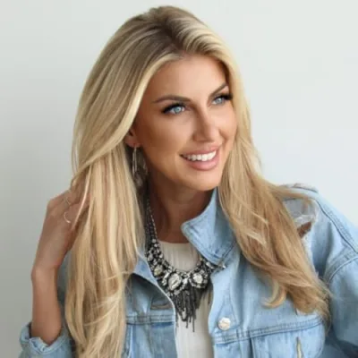 OMG ARTISTRY: Olivia Thompson