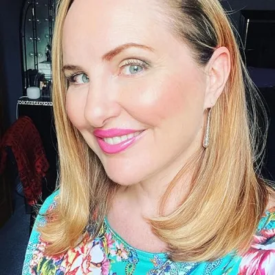 A Subversive Socialite