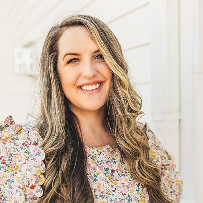 Courtney Mims | SouthernToATea Profile