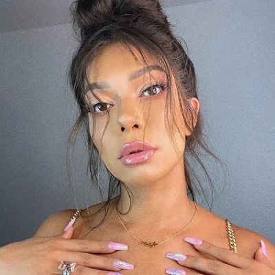 Peach Glam by Ashley Peaches