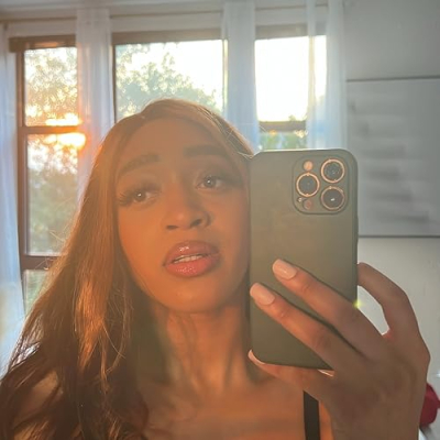 Janel Nicole Profile