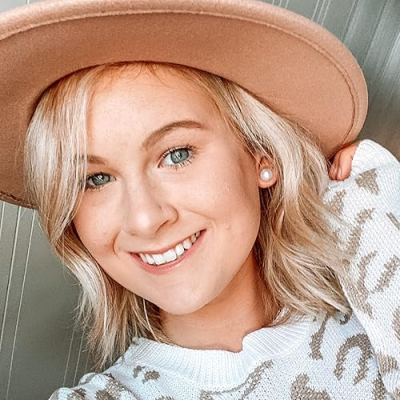 Simply Emily Anne Profile