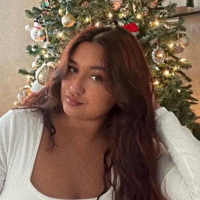 Selena Jones Profile