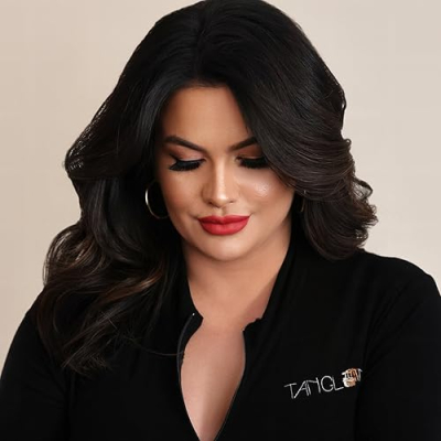 Kjirsten Caroline - Entrepreneur, SA Advocate & Activist | Sunless Industry Educator Profile