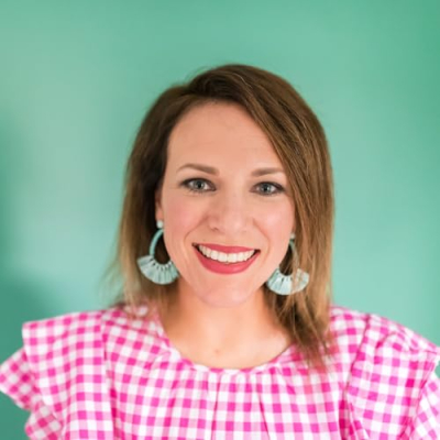 Kate Decorates: Colorful Living Profile