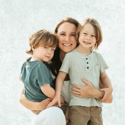 Caroline Dilbeck | Helping Busy Moms Simplify ✨ Profile