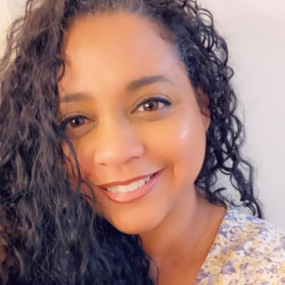 ☕️ Eleanor Prior 🍷🏖️ Profile