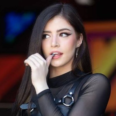 Chrissy Costanza Profile