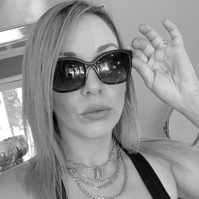 Makeup Mobster Profile