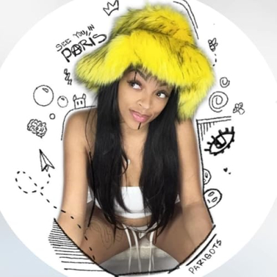 Paris's Store front Profile