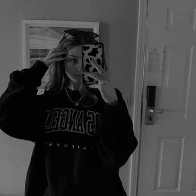 Halia Lauren Profile