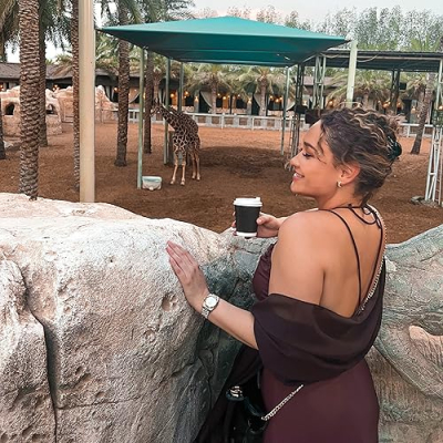 Vanessa Gomez//@vangobeauty_ Profile