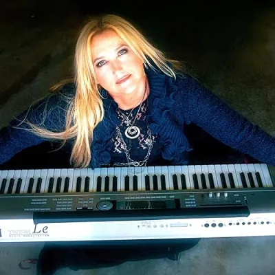 Christy Crowl - Inspirational Music Creator • Music Producer • Follower ✝︎