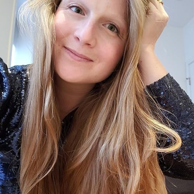 Amie Valpone Profile