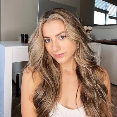 Kelly (@kellyannestone)