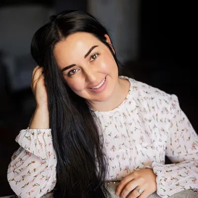 Desiree - LOVE BLOOM & LEARN