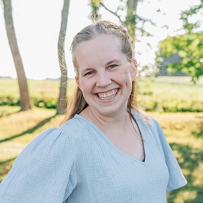 ASHLEY KERNS Profile