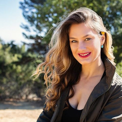 Lily Fontas Storefront Profile