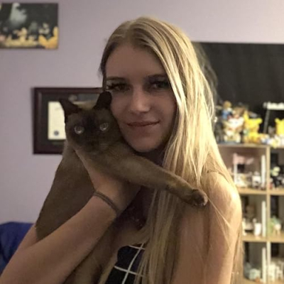 Julia Valentine Shop Profile