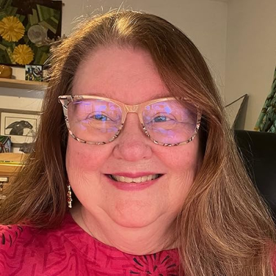 Holly's Dandelion Stitches Profile