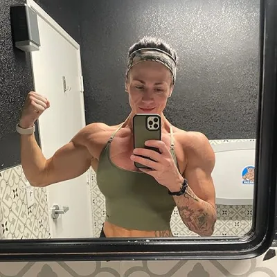 Sarah Joan IFBB Pro