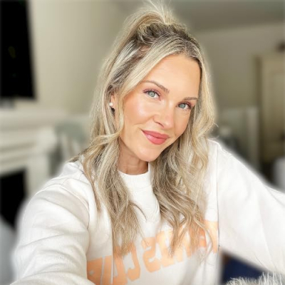 Sincerely Miss Ash Profile