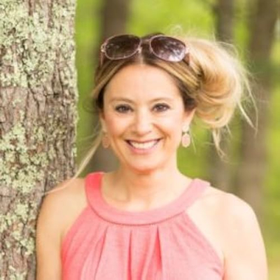 Jessica @ Four Generations One Roof Profile