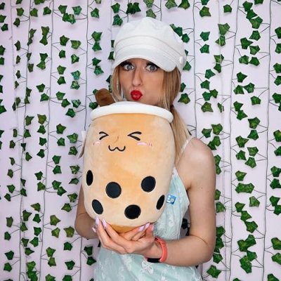 Rhia Official Profile