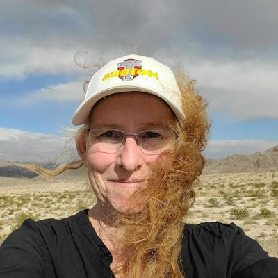 Off The Jacks - Sheryl Loch Profile