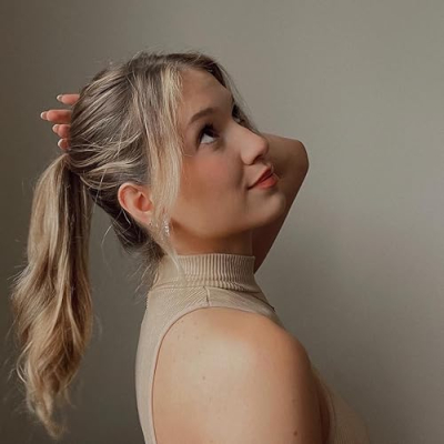 Zoe’s Storefront Profile