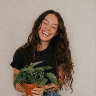 Chas @through.the.lleaves Profile