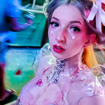 Evette's Niche Profile