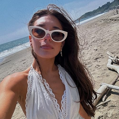 Hannah’s store front Profile