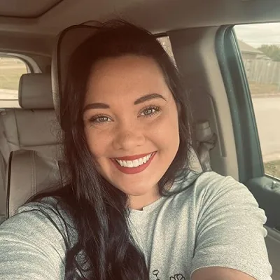 🌸 Lindsey | SAHM | Influencer ✨