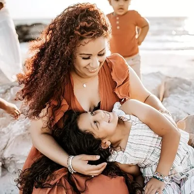 Lizadela M. - The Empowered Mama