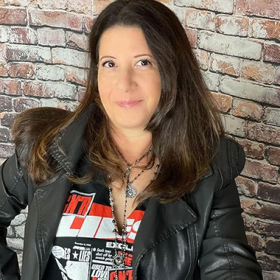 Lisa Cavanas Profile