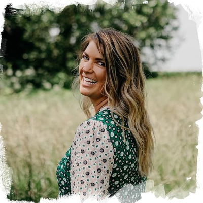 Chelsea | HorseFeathers Gifts Profile