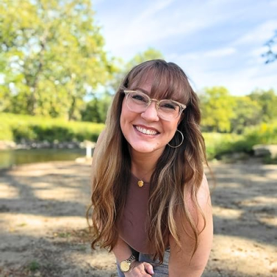 Amy V | Home Staging & Airbnb Design Profile