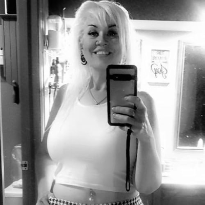 Dee-Dee Lawrence Profile