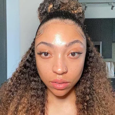 Khimani | @KhimanisKorner