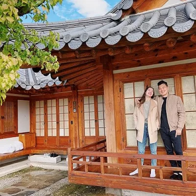 Sarah & Kyuho (2hearts1seoul / First Page)