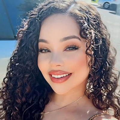 Andrea Valencia Profile