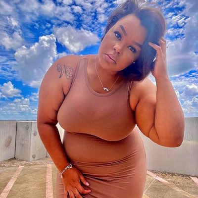 Noelle CB AKA NoelleTheBombshell Profile