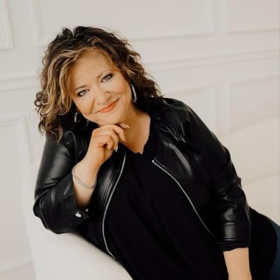 Julie’s Wreath Boutique Profile