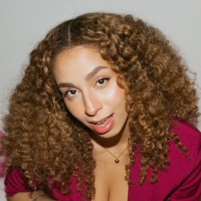 Raven Schwam-Curtis (@ravenreveals) Profile